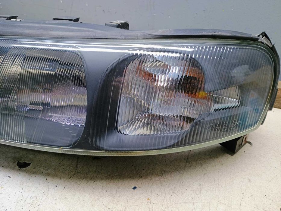 Lampa Lewy Przód Lewa Przednia Volvo V70 II
