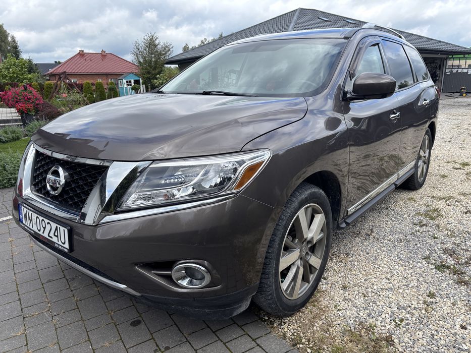 Nissan Pathfinder - 2015 - 3.5 v6 - 4x4 - dvd - szyberdach -kamera 360