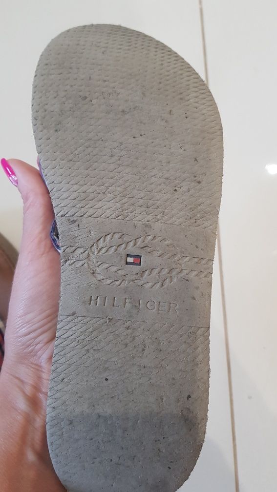 Tommy Hilfiger-japonki