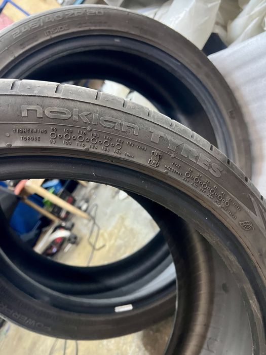 Шины б/у Nokian летние 245/40R20