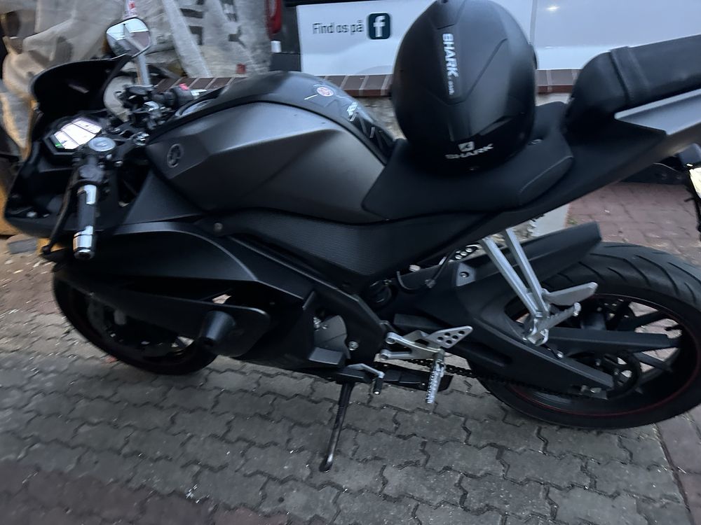 Yamaya yzf 125 r 2014