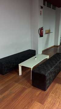 Conjunto sofa e mesa