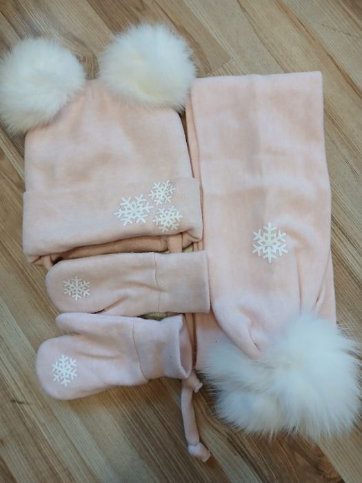 Дитяче взуття і одяг