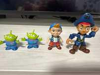Figuras Disney e Pixar – Toy Story Aliens + Jake e os Piratas