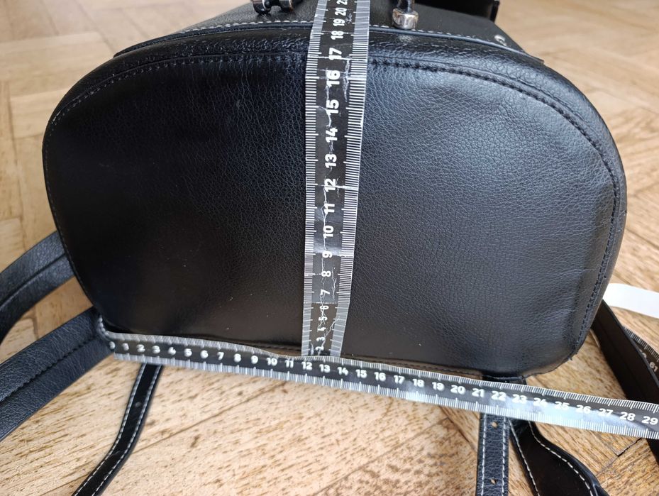 Zara plecak damski elegancki z klipsem ta na sznurkach,czarny