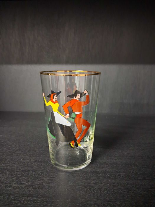 Colecção Copos - Copos Antigos Vintage com Danças Regionais