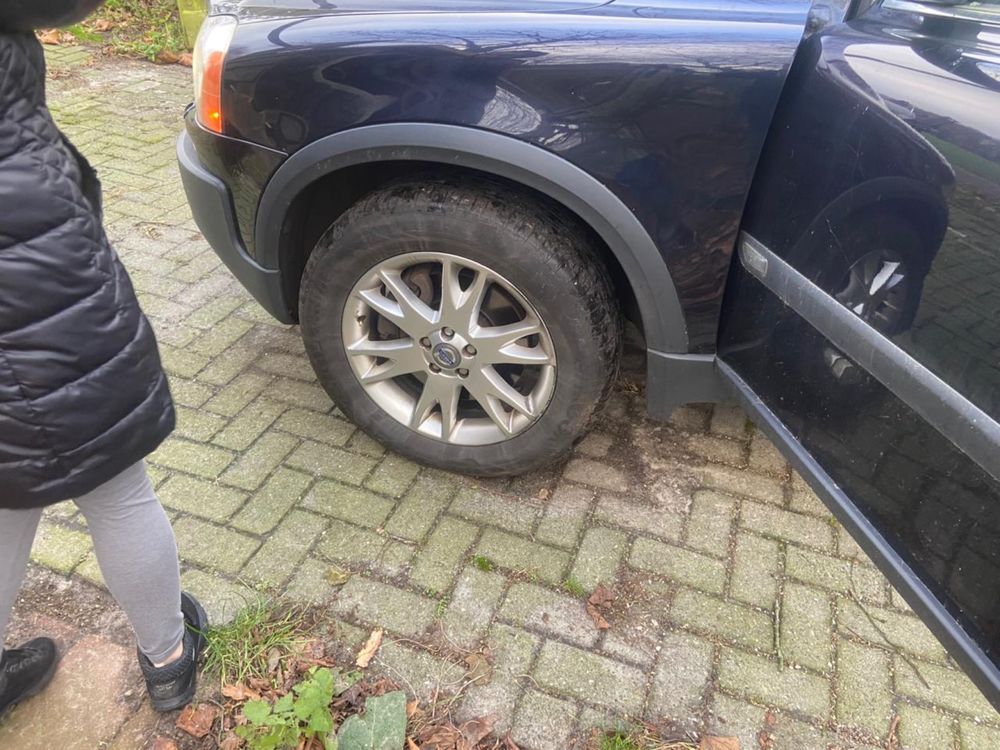 Автомобіль Volvo xc 90