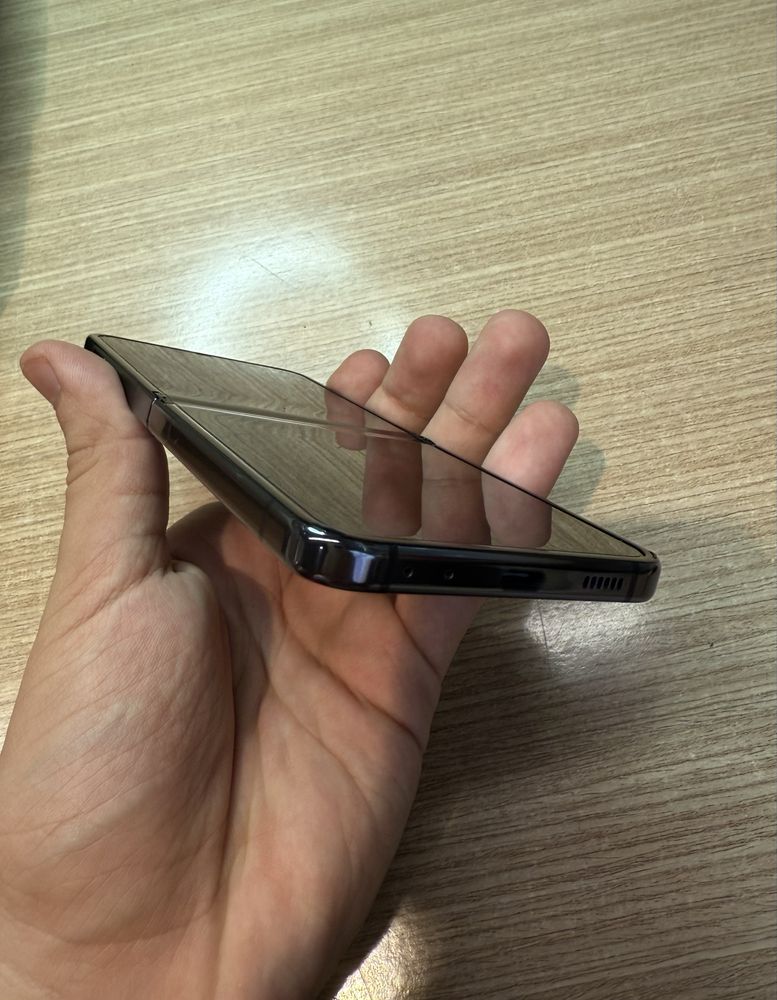 Samsung Z Flip 5  256gb