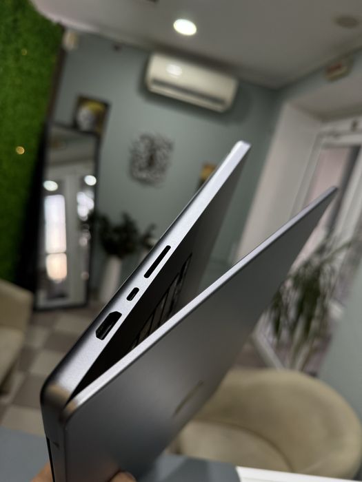 MacBook Pro 16, 2021, M1 Pro, 16gb / 10CPU - 16Gpu / 512gb