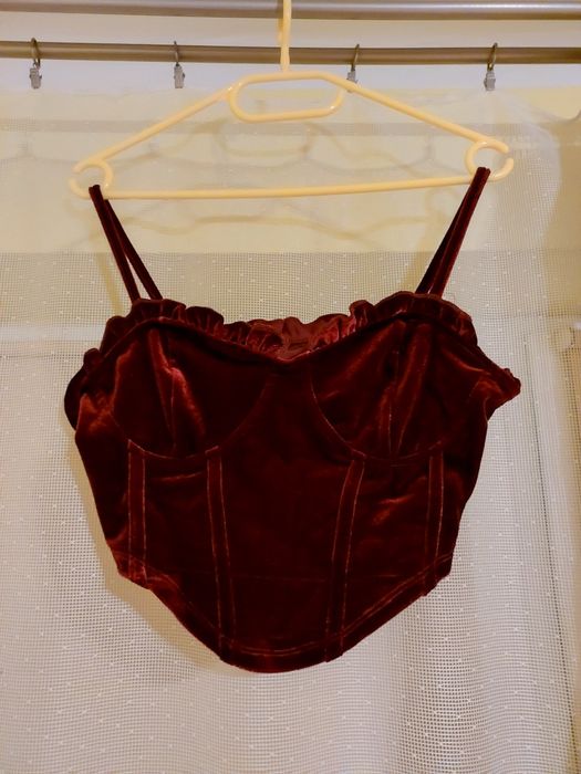 Seksowna bluzka top na ramiączkach elegancki falbanki asymetryczny