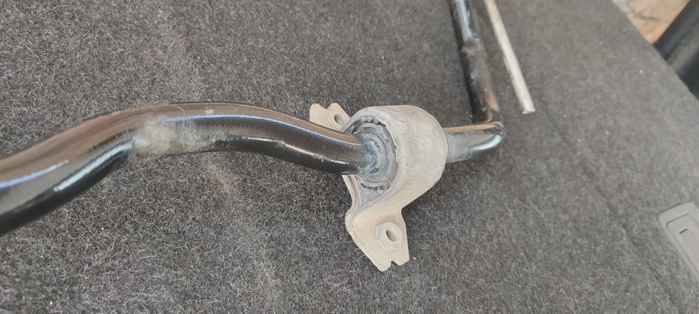 Стабілізатор передній Гольф 5 стабилизатор переданий Шкода Октавіа А5