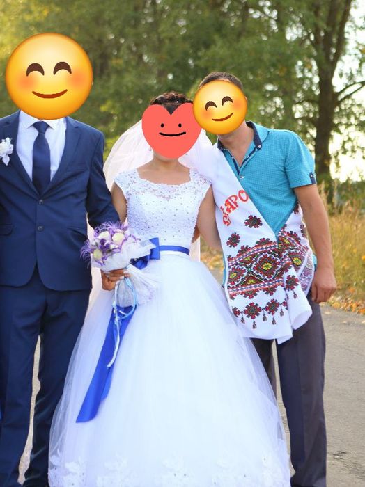Весільне плаття.