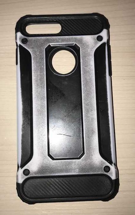 Używany iPhone 7 Plus Black 32 GB + etui pancerne