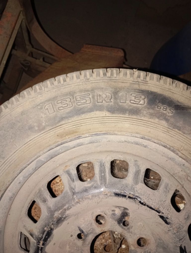 Eixo e jantes para reboque até 750kg