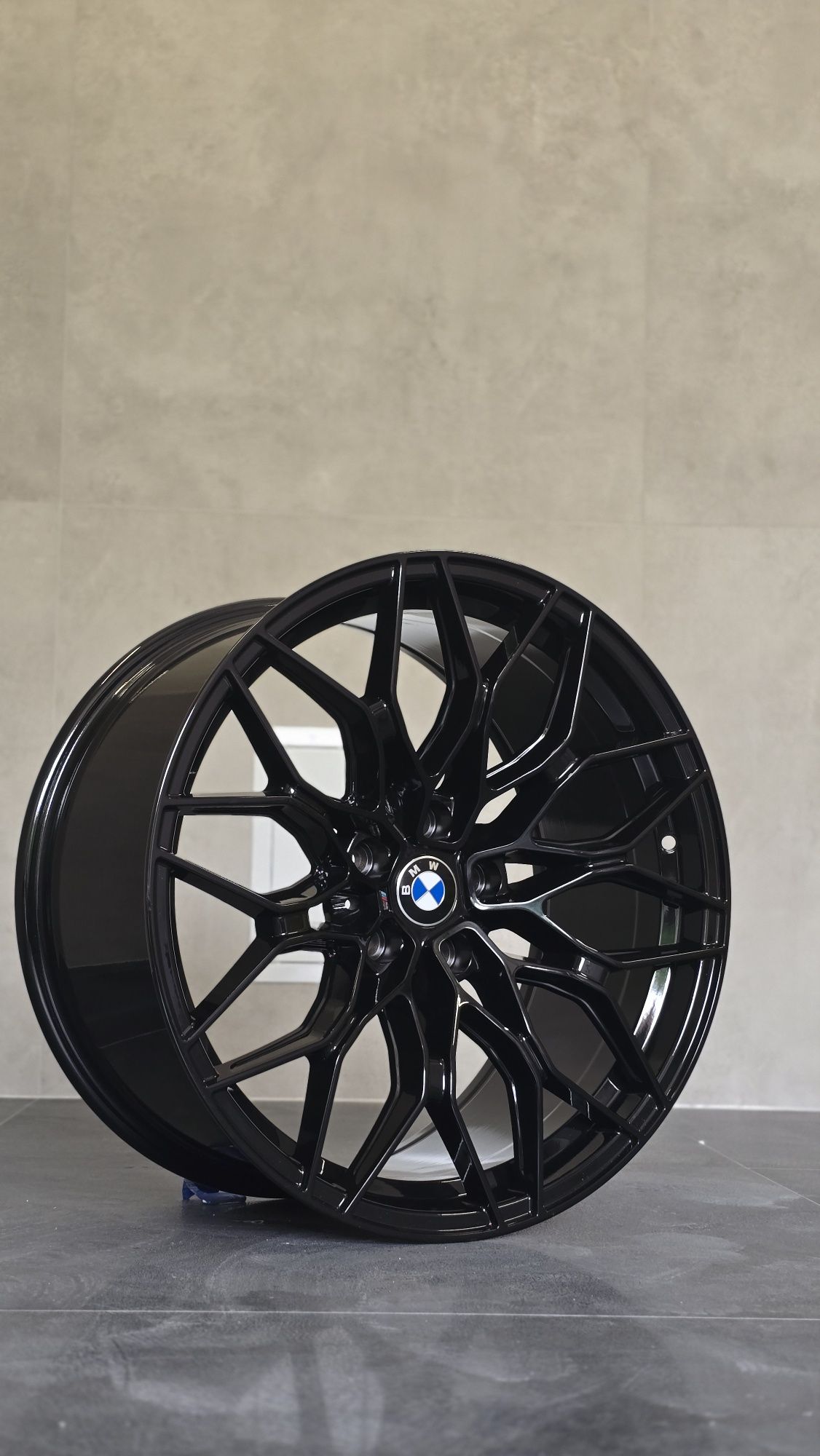 Felgi R19 do BMW 5x112 G30 G20 G21 G31 G26 G22 i inne
