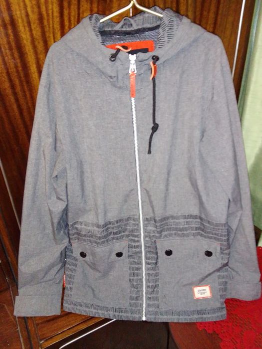 Продам чоловічий одяг,сорочки, светри, брюки, куртки, розмір S.