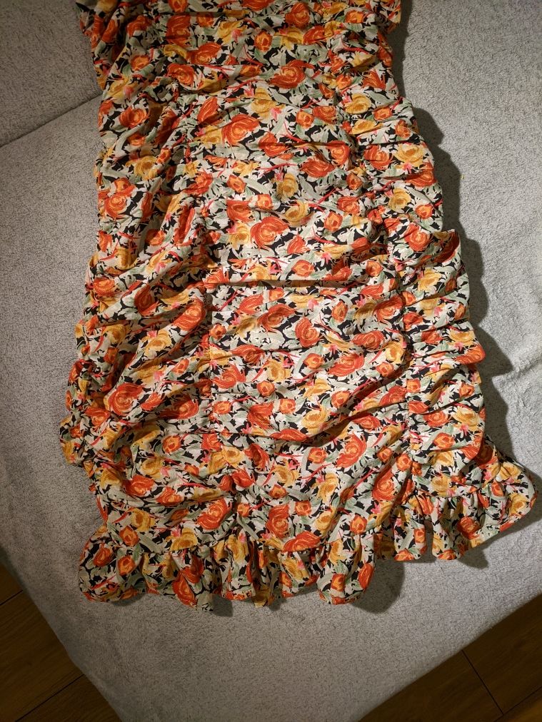 sukienka letnia marszczona na ramiączkach w kwiaty S