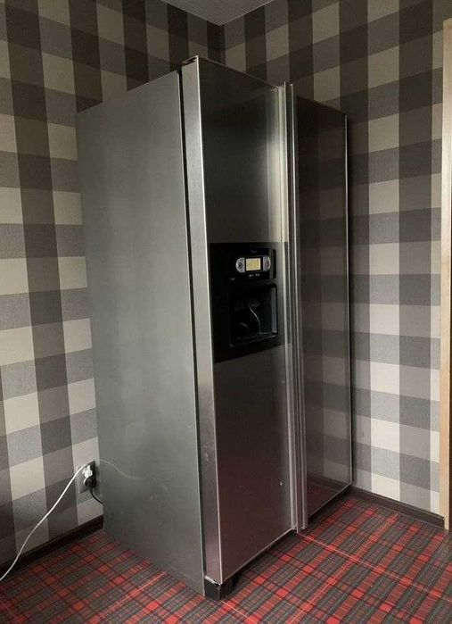 Холодильник дводверний Whirlpool б/у