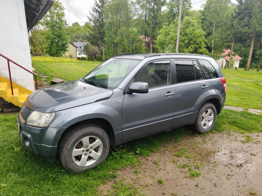 Suzuki Grand Vitara 4x4 2.7V6 b+g automat