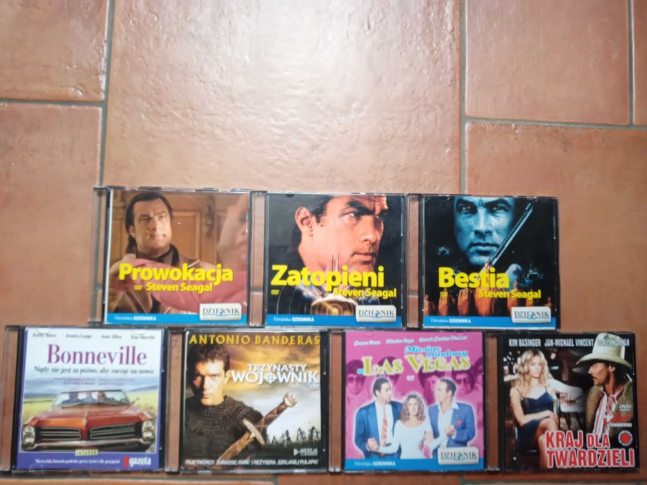 Pakiet siedmiu filmów na DVD. Używane. Stan bardzo dobry.