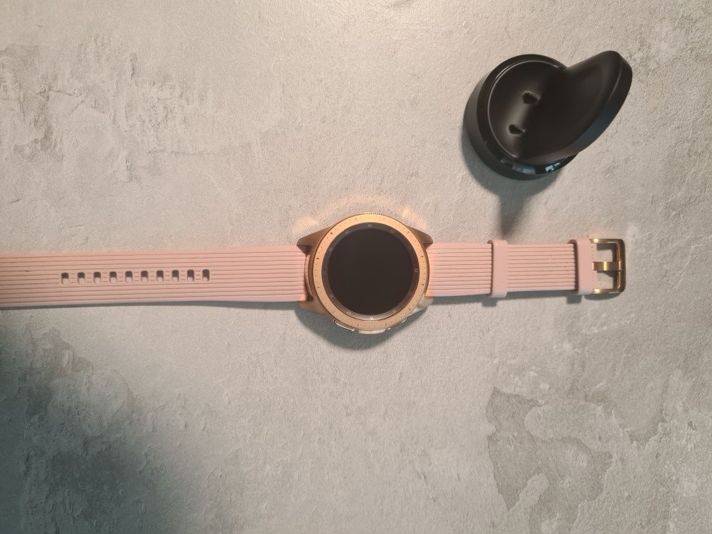 Samsung Galaxy Watch 42mm rose gold różowy złoty