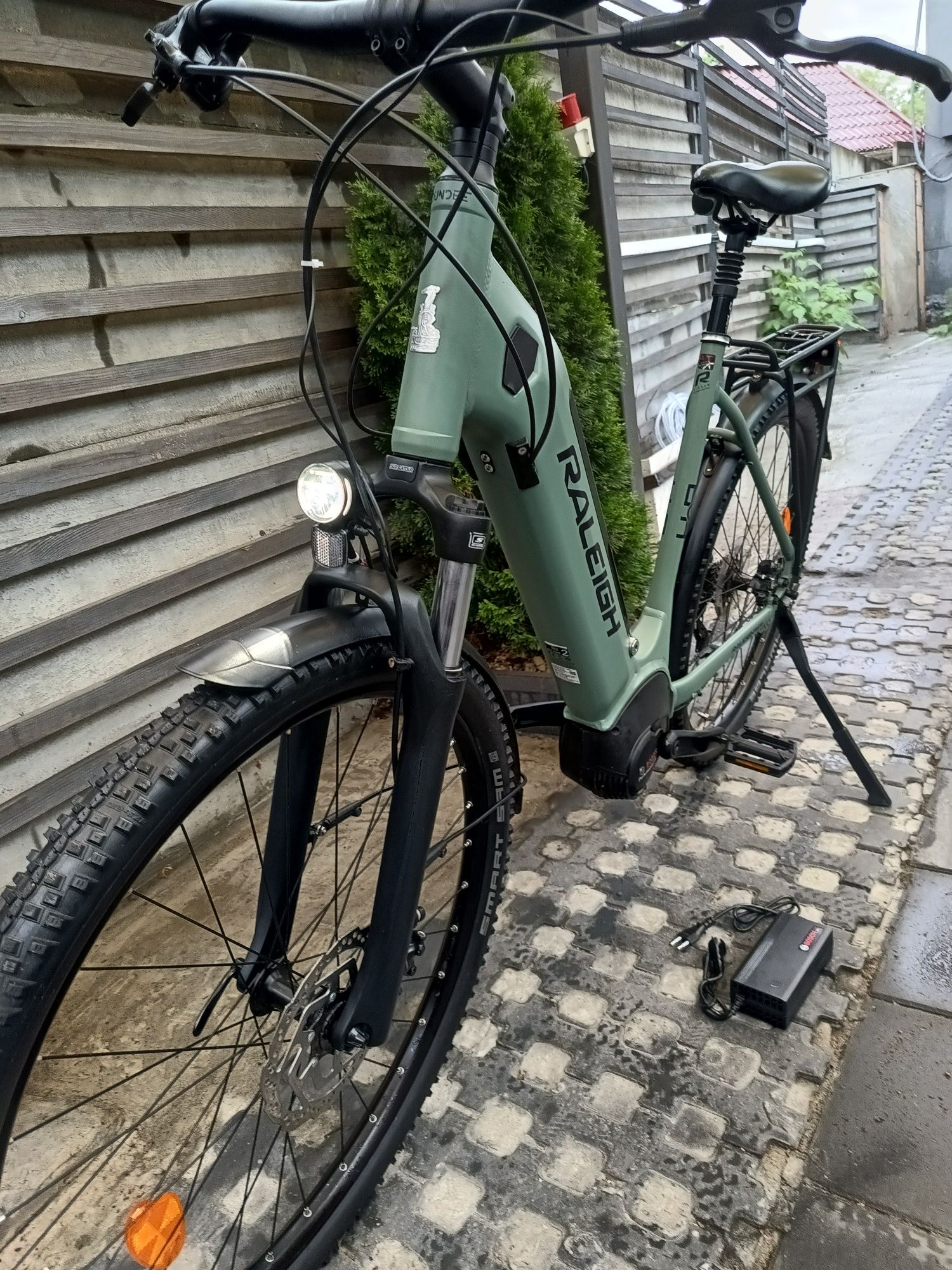 Електровелосипед Germany Raleigh Bosch как новый с зарядным устройств