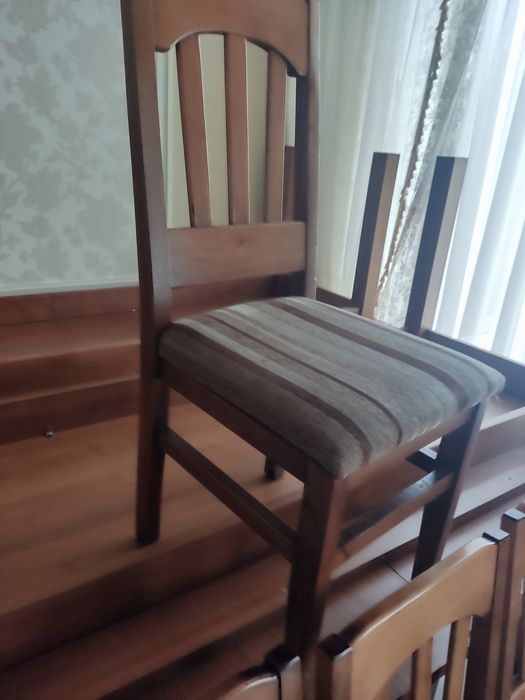 Продаж  Добротних ,стільців.із бука