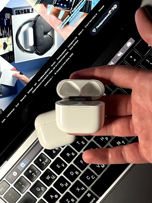 Знижка! Магазин б/у Кейс AirPods 4 A3058 A3050 A3053 Оригинал