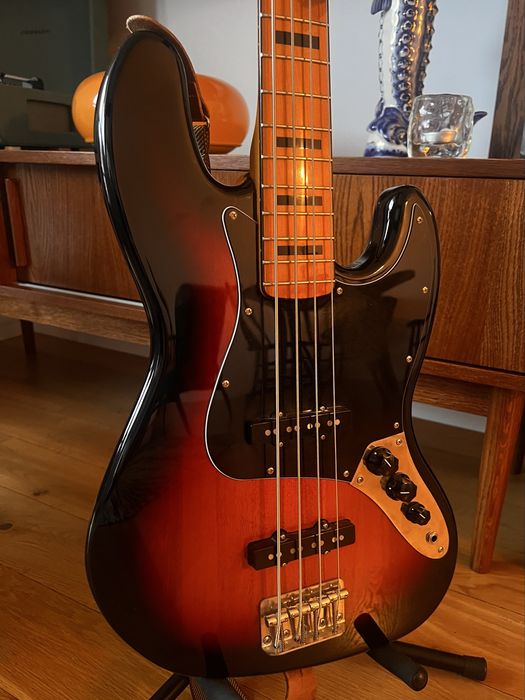 Squier Jazz Bass Sunburst Classic 70’ Vibe