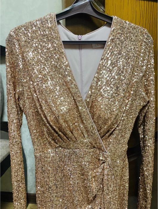 сукня в паєтки 46р.