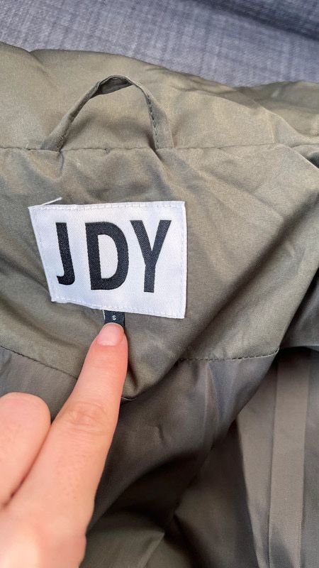 JDY płaszcz zimowy z wypełnieniem puchowy płaszcz pikowany