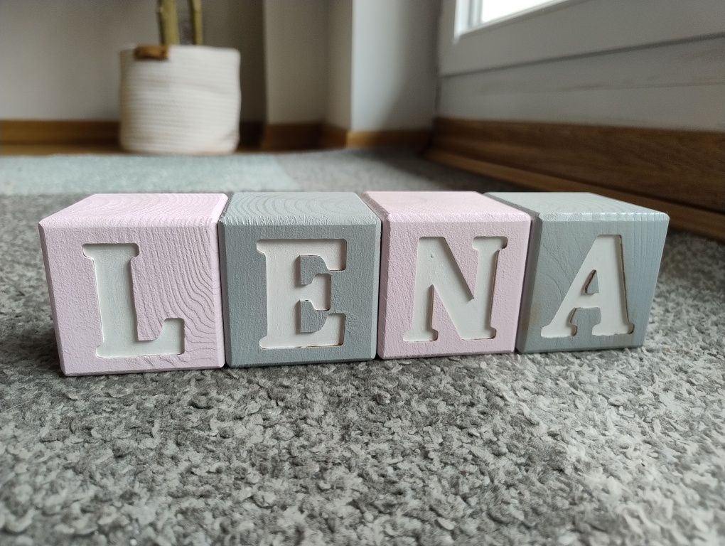 Klocki z imieniem Lena dekoracja pokoju dziecięcego