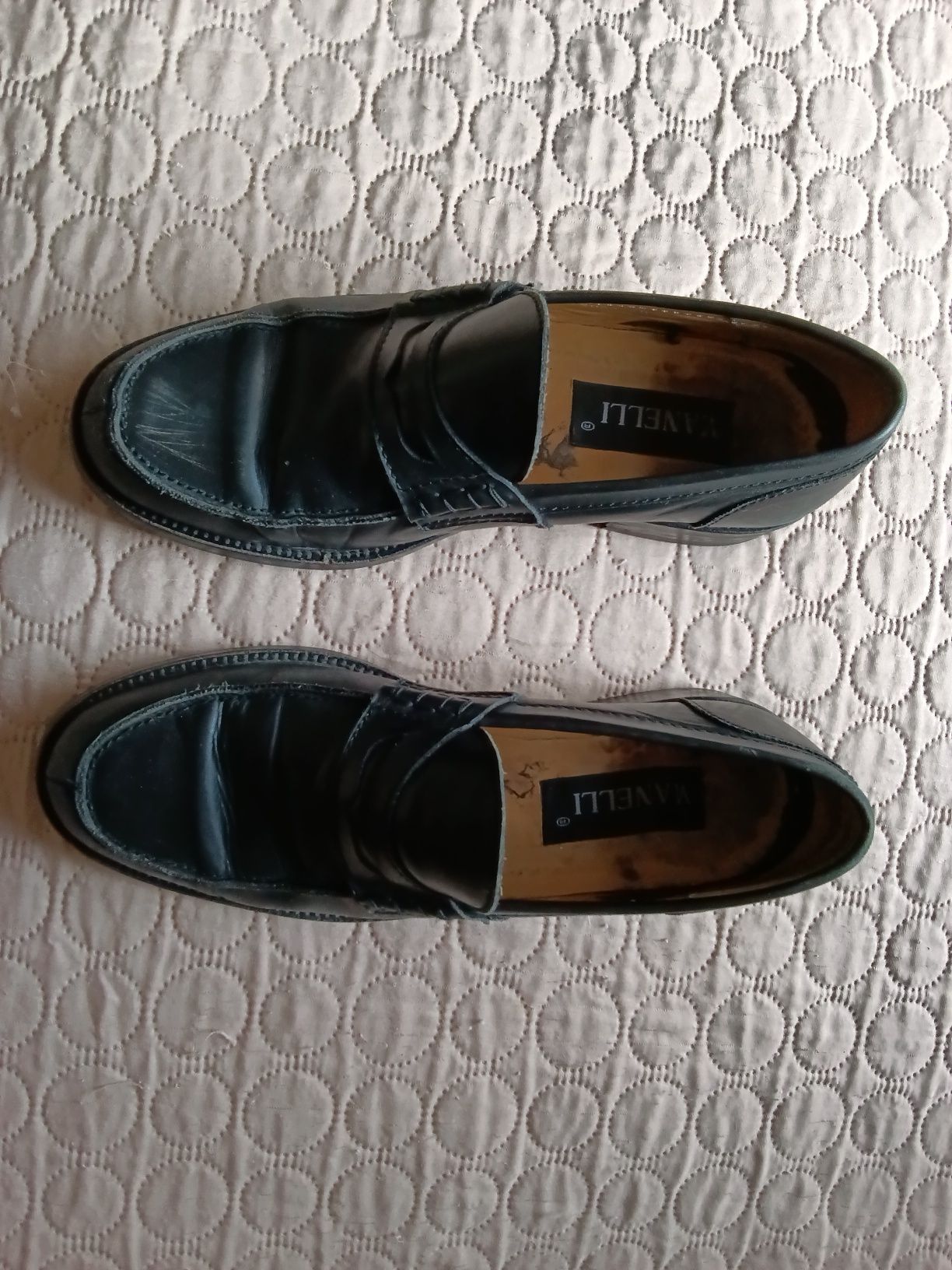 Sapatos Pretos , tamanho 42.