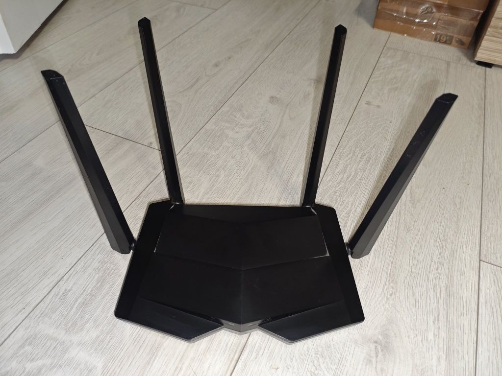 Router Tenda AC1200 AC10U, 2,4 I 5GHz, USB, WAN 1Gbit