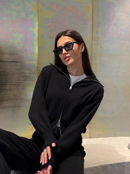 Нереальні жіночі костюми!