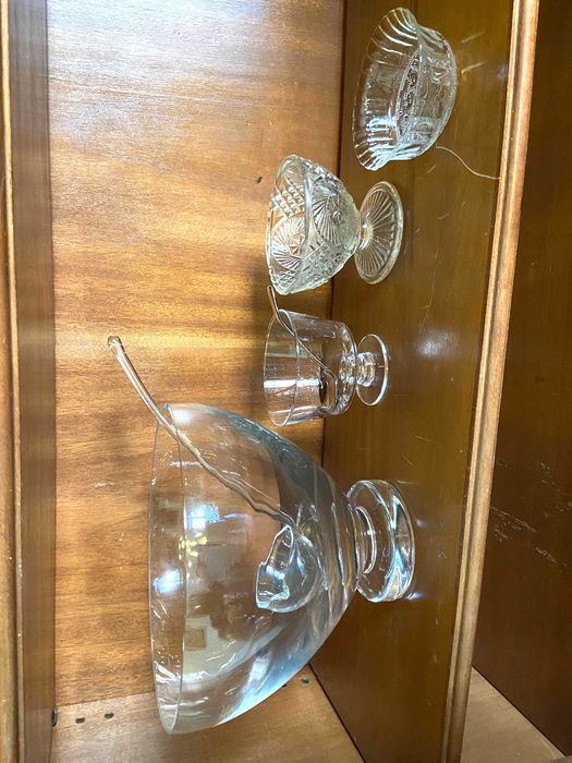 Poncheira e taças grandes em vidro