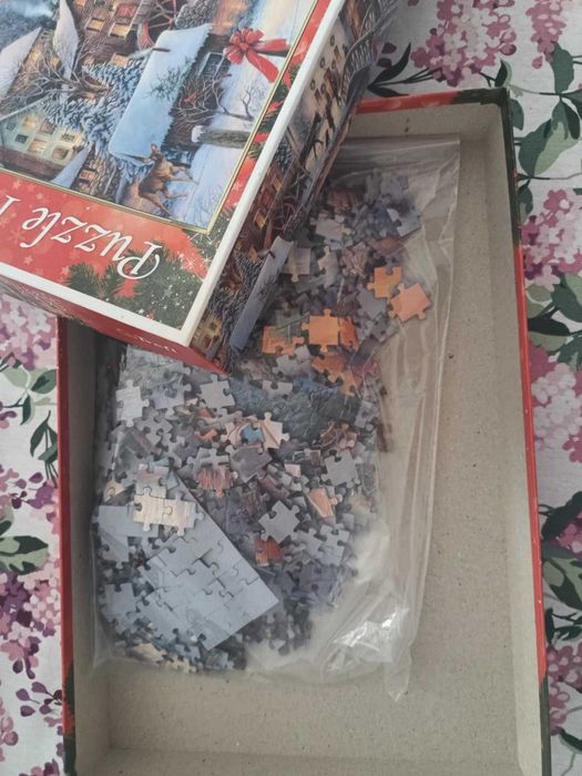 PUZZLE 1000, widok zimowy + domek z mostkiem