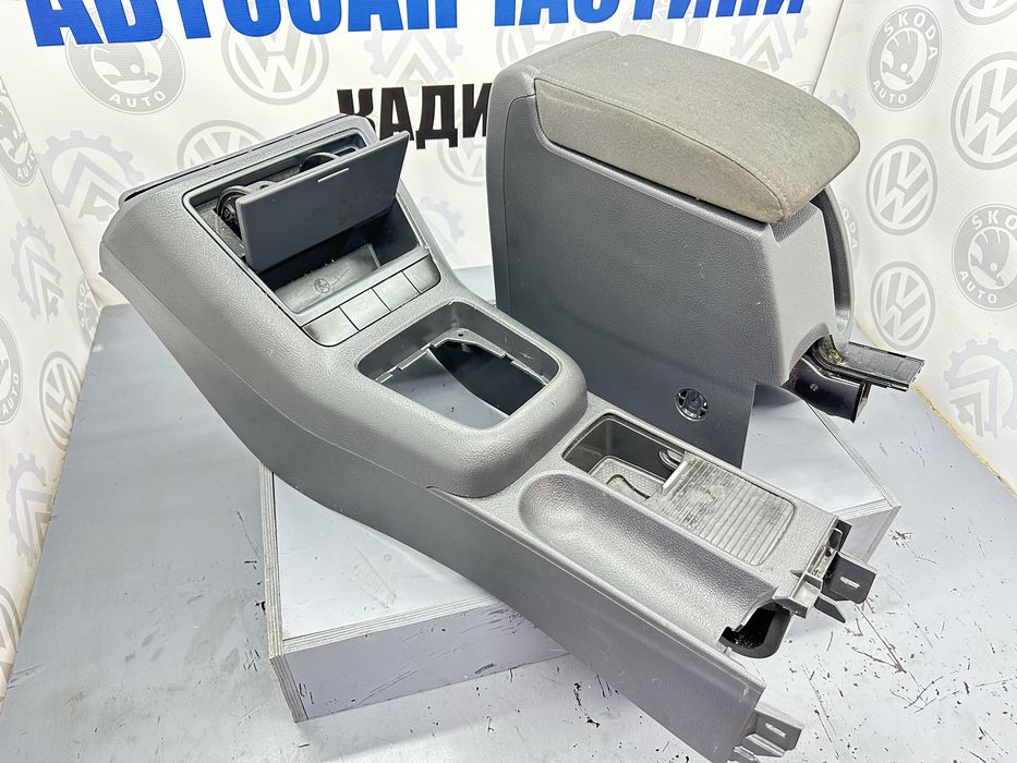 Підлокітник Golf Plus  консоль підлокітника Гольф 5 Плюс воздуховод