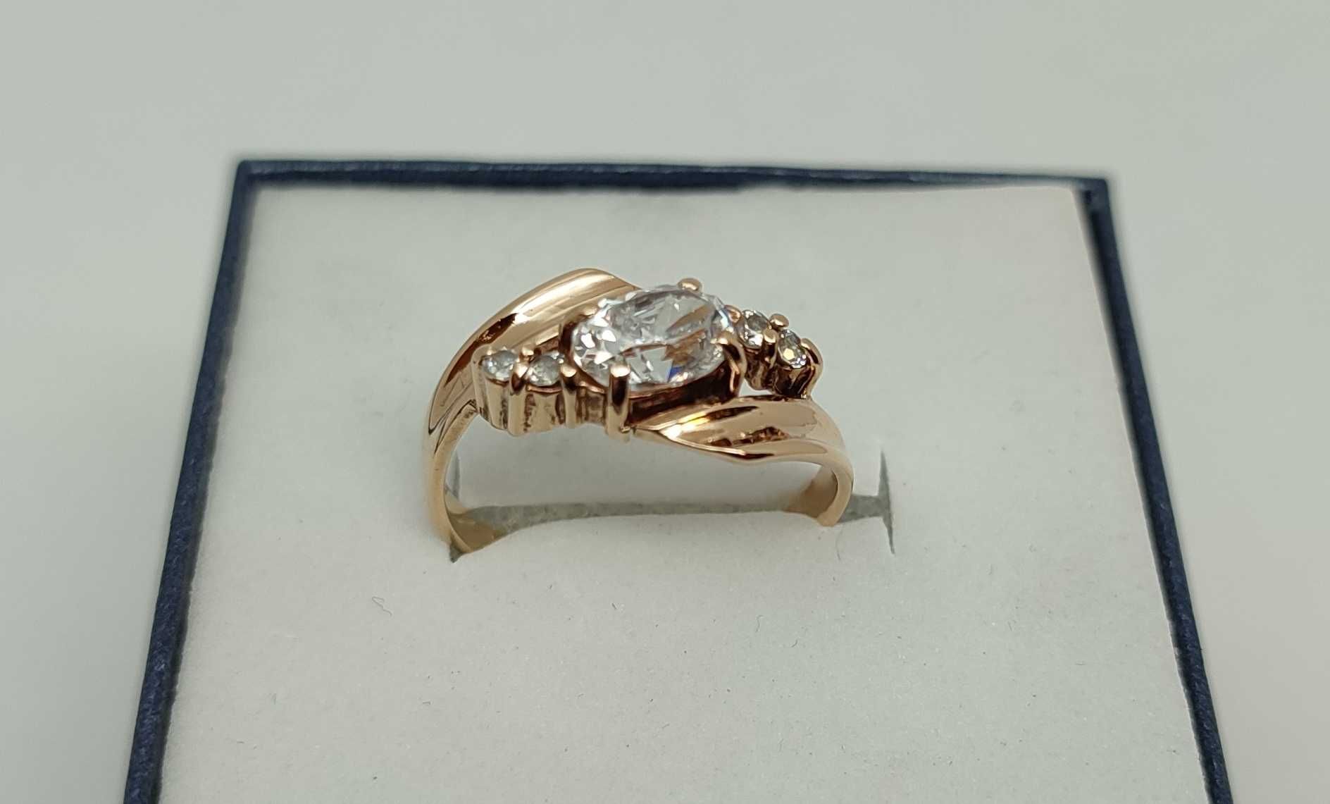 Złoty pierścionek z cyrkoniami 2,86g r.13 p585 / złoto ST