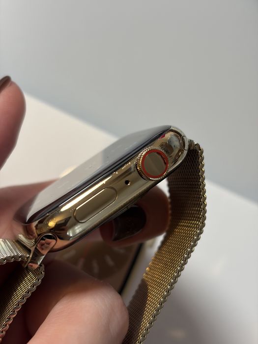 Apple Watch 8 Cellular Stainless Steel Gold