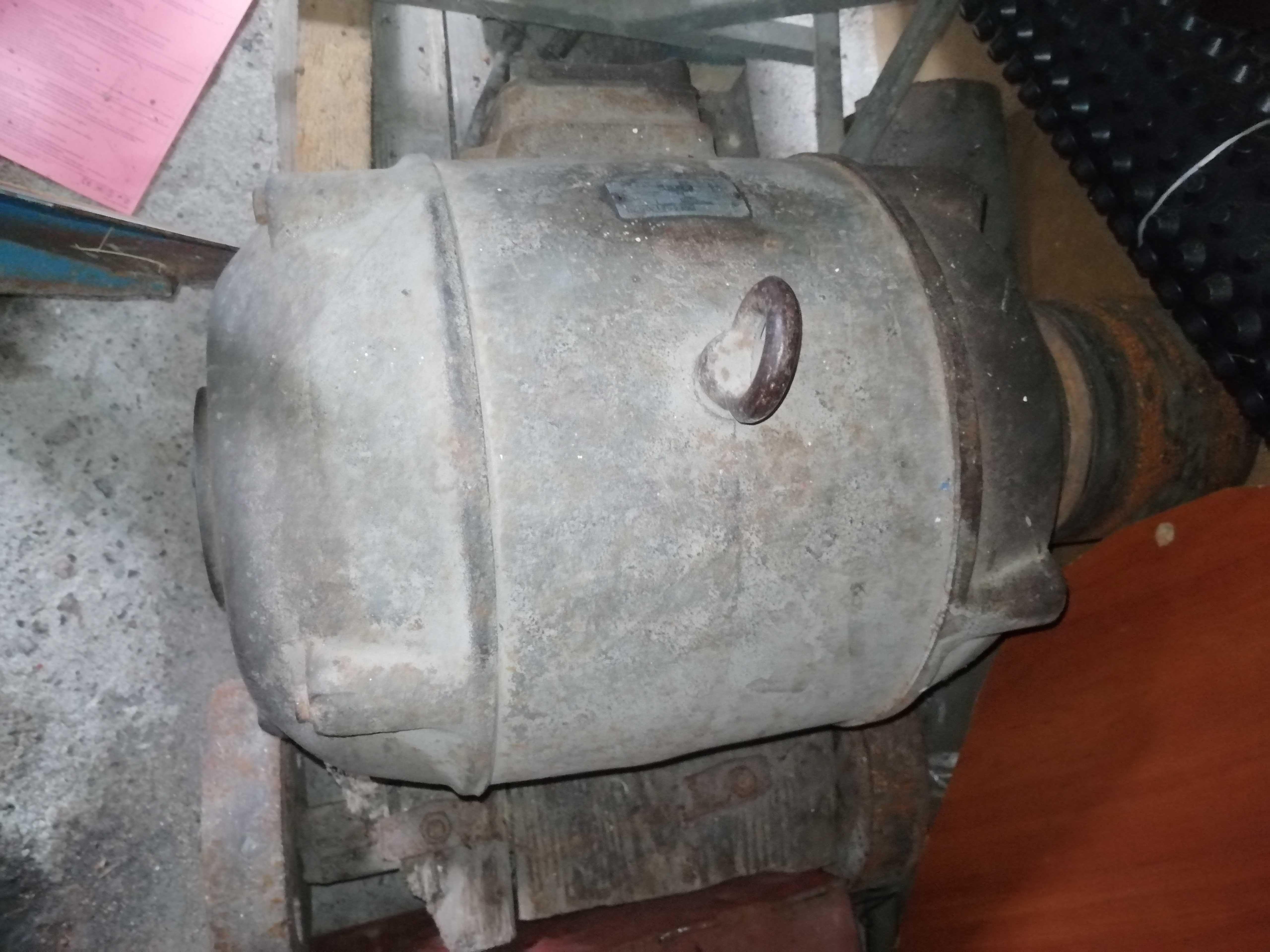 Stary polski silnik elektryczny 7.5 kw PRL