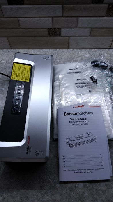 Вакууматор Bonsenkitchen моделей VS2000/VS2100.