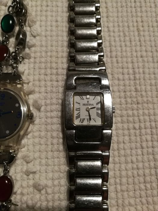 2 relógios de senhora swatch e festina
