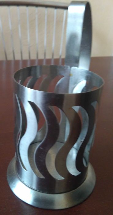 Подстаканники нержавейка cовреременны Три штуки все разные.