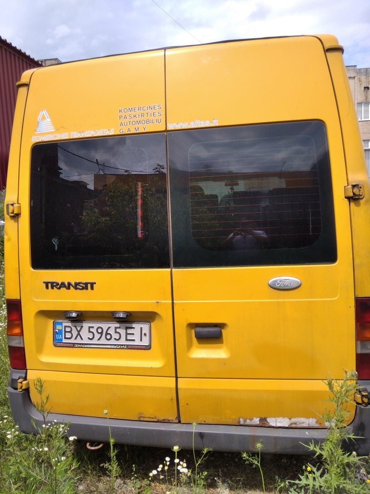 Ford transit 13 місць.