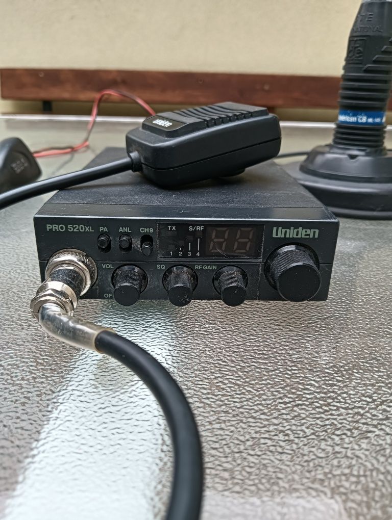 CB Radio Uniden PRO 520 xl + antena CTE International 160 cm