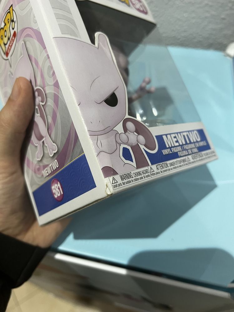 FUNKO POP POKEMON MEWTWO 581 (Caixa danificada)