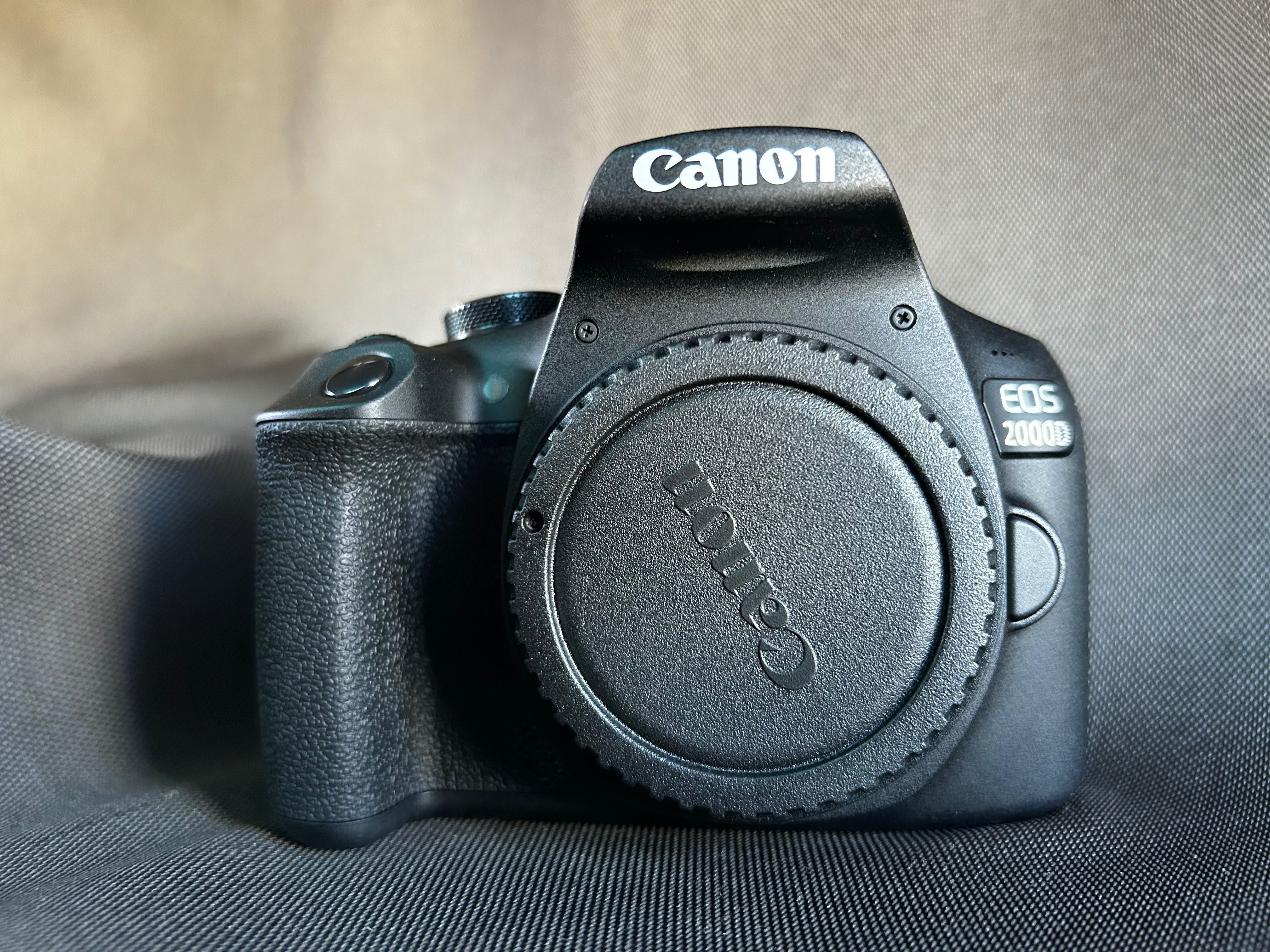 Фотоапарат Canon 2000D EF-S 18-55 III kit
