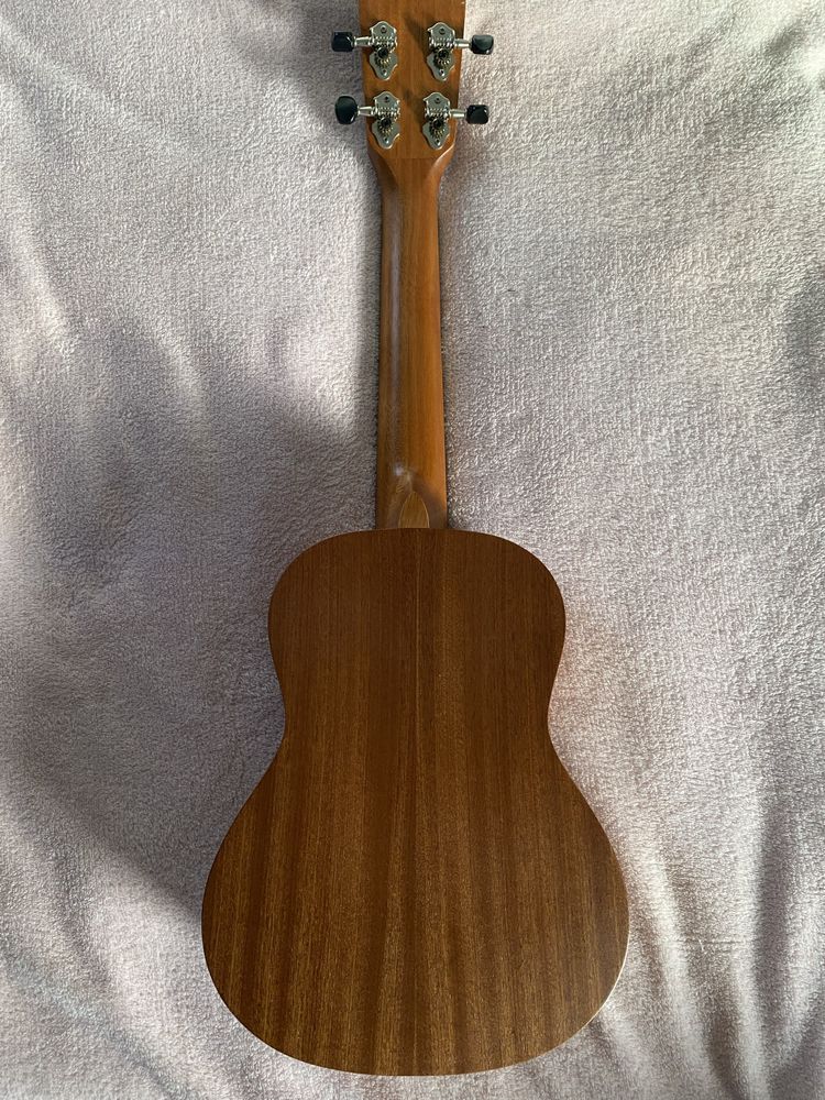 ukulele flight z pokrowcem