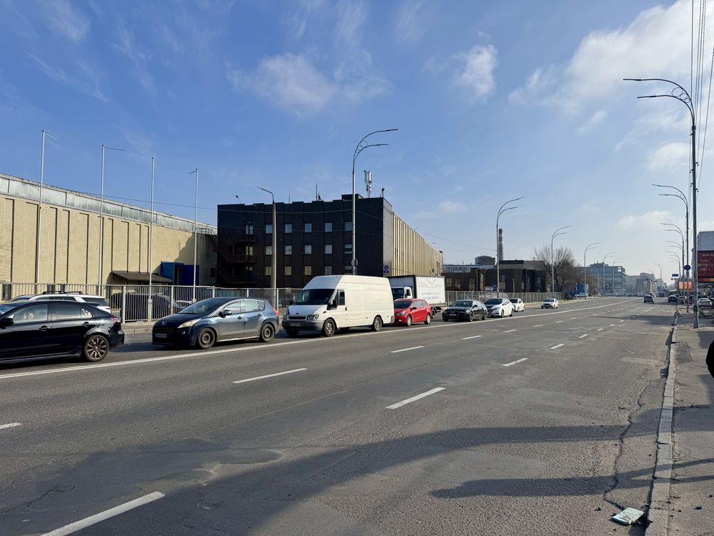 Продам участок Подол. Прямой фасад на оживленную автомагистраль.